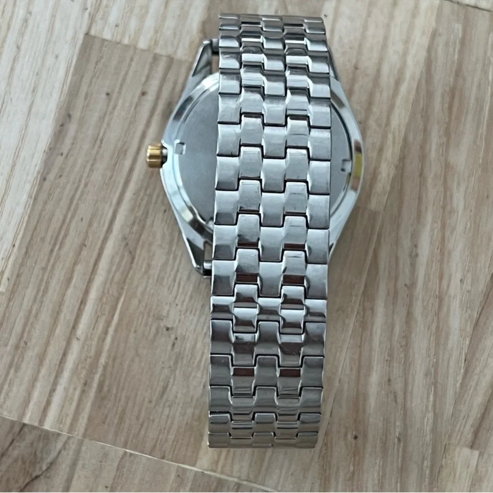 Seiko Men's Watch Stainless Stretch Bracelet Gold Case White Dial Date Window